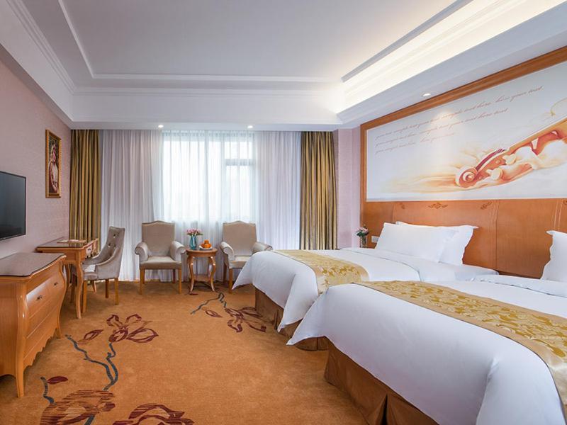 Vienna Hotel Guangdong Zhongshan Nanlang Bagian luar foto